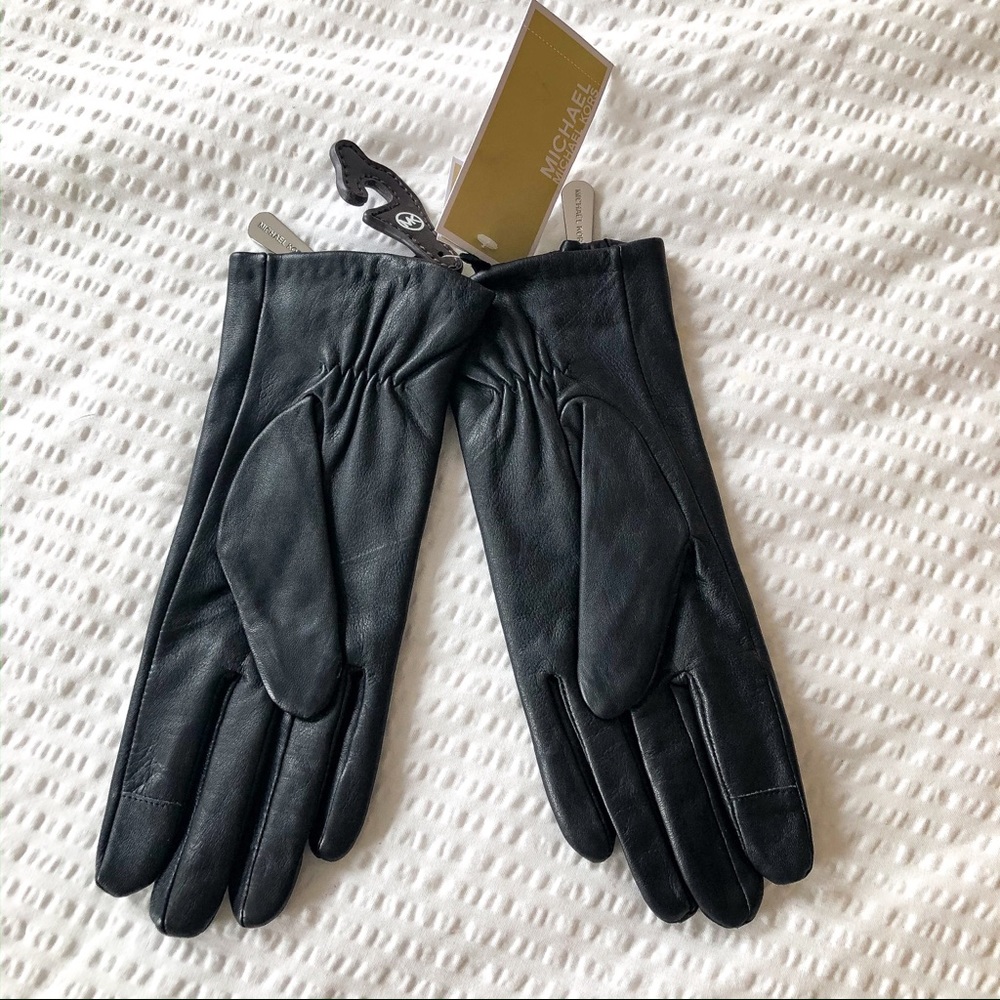 π Michael Kors Leather Tech Gloves - Picture 3 of 8